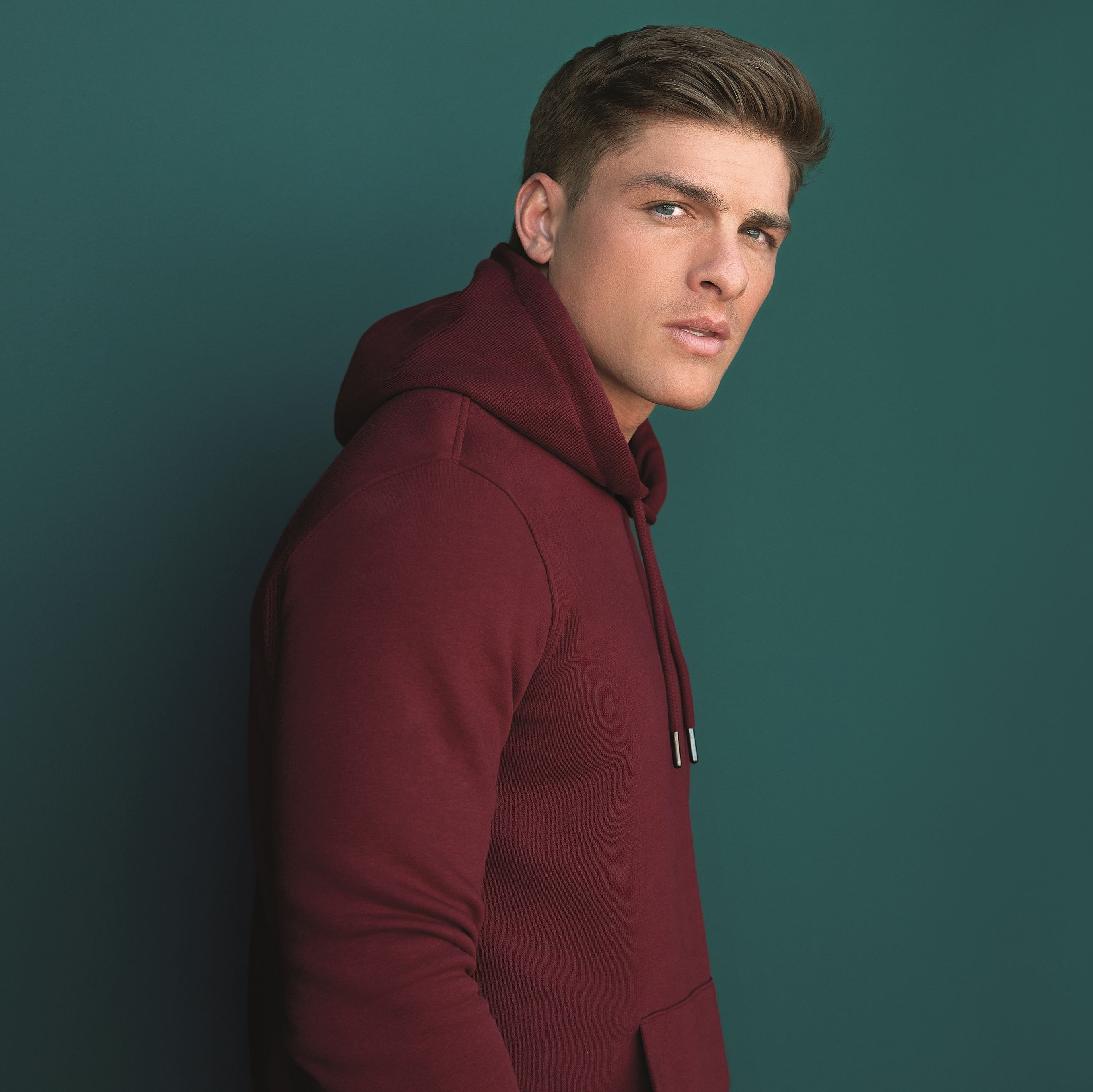CLASSIC HOODIE